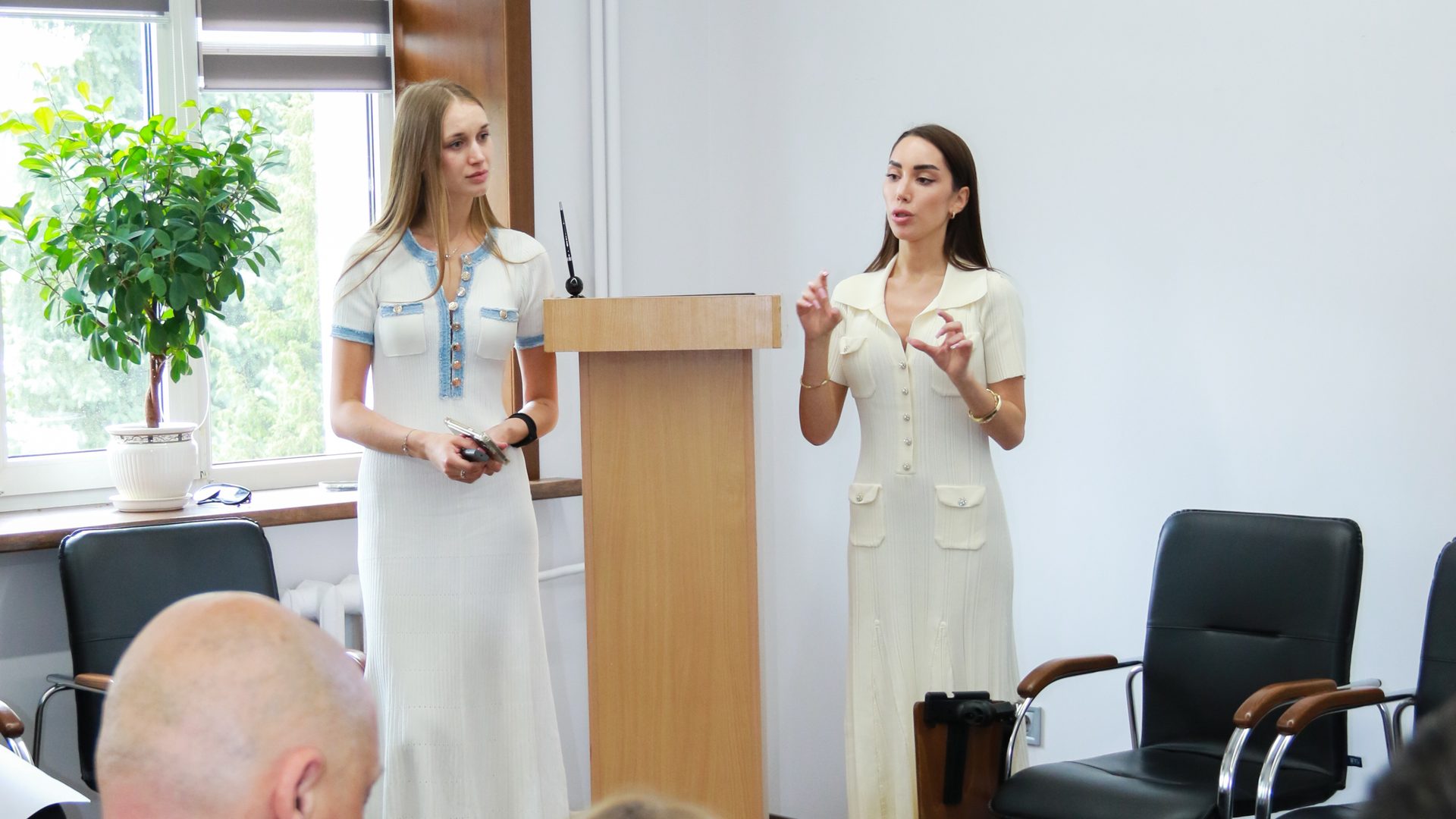 EIT Community Hub Ukraine representatives presenting European innovation opportunities at the Ternopil Info Day