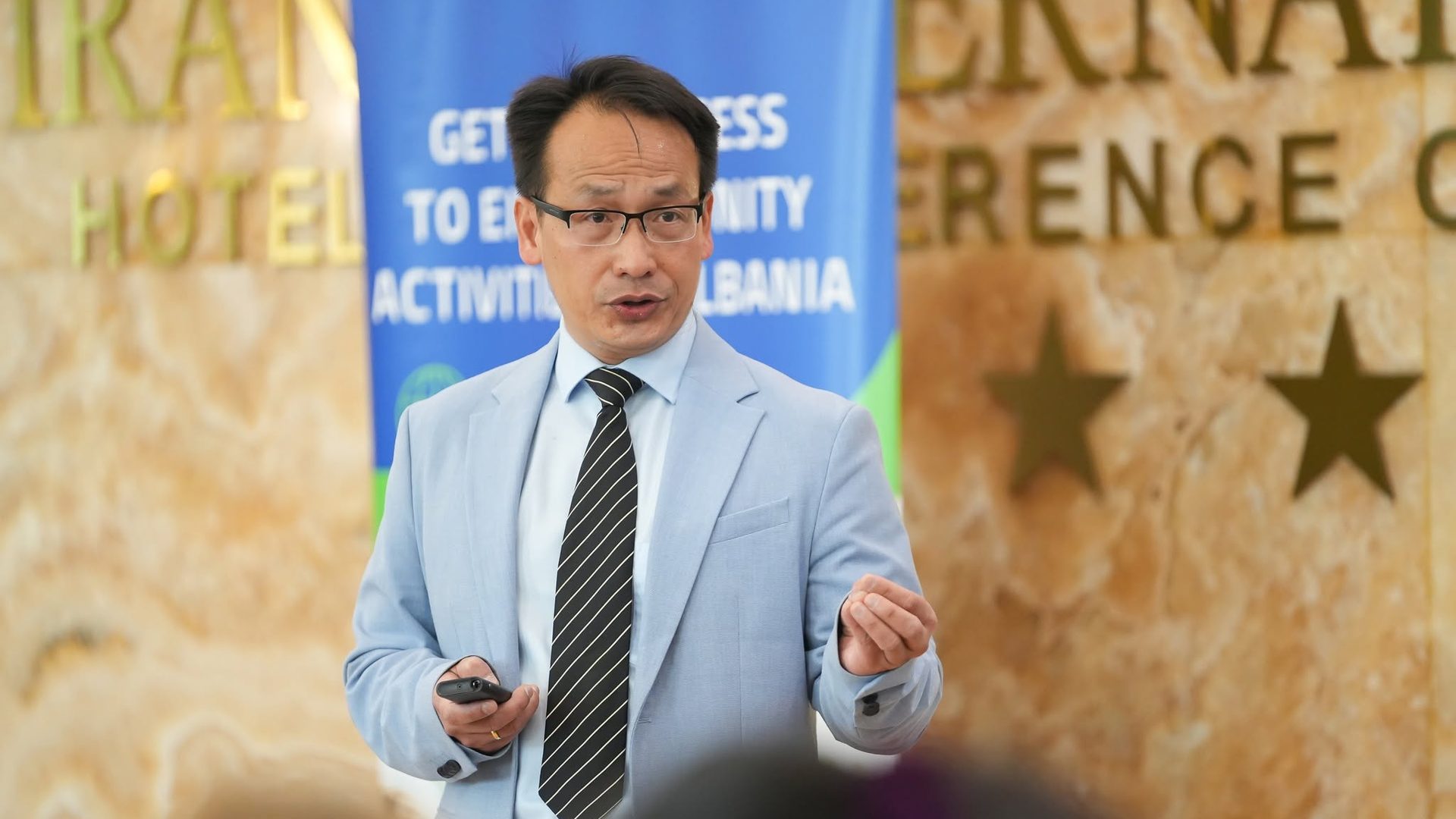 Tuan Trinh of 28Digital presenting the 28Digital mission and instruments