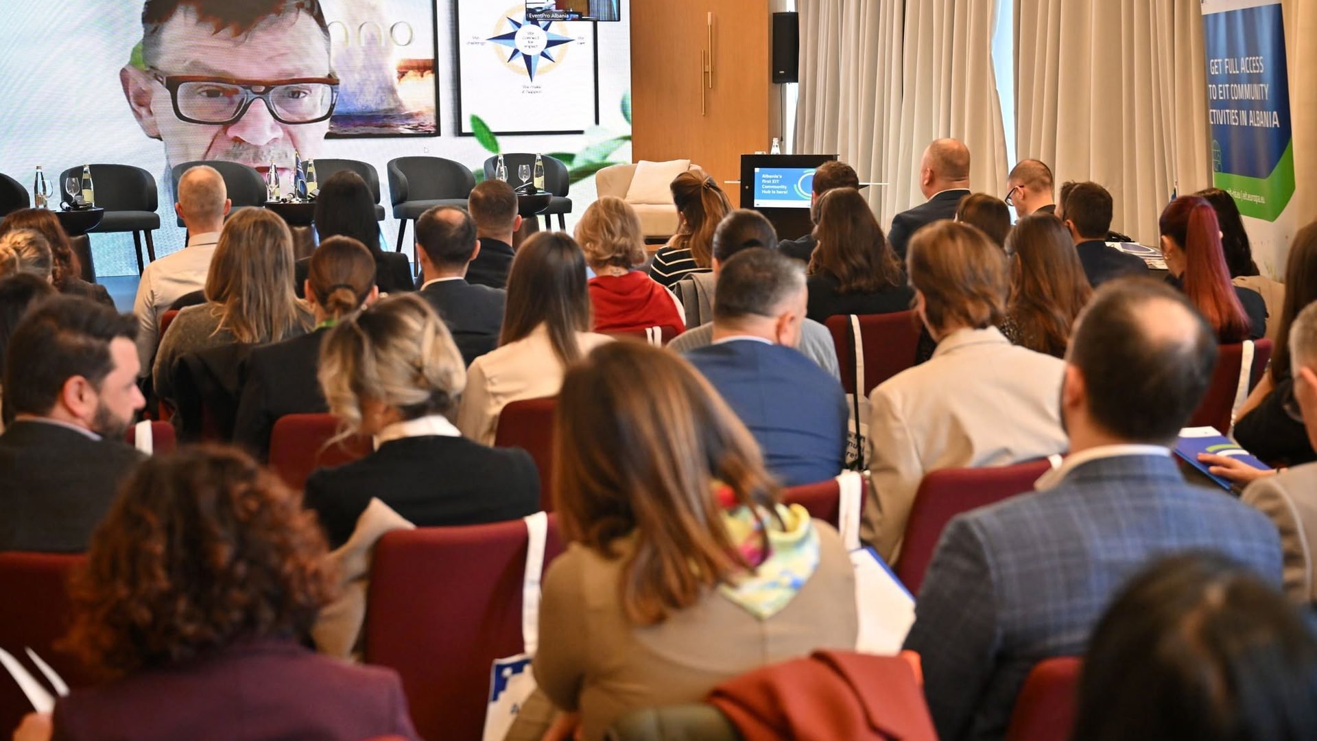Audience following an online presentation at the InnoEnergy event